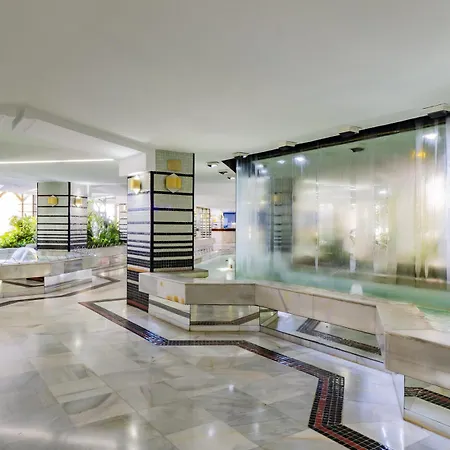 Cubo's Benalbeach Sea View & Terrace Apartment *