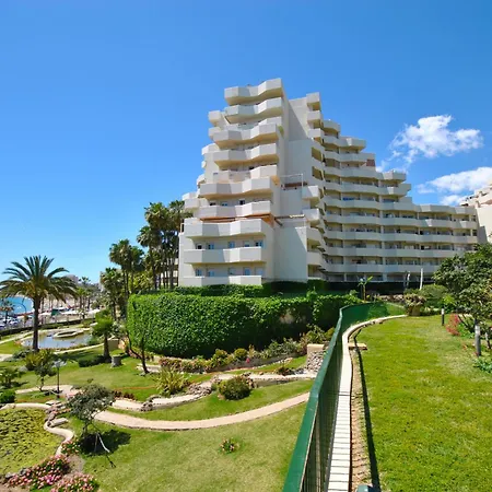 Cubo's Benalbeach Sea View & Terrace Apartment