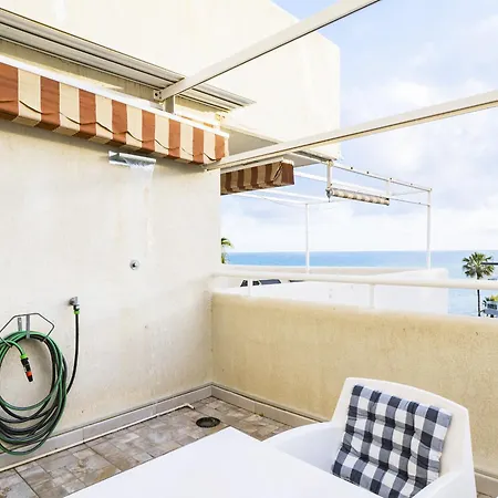 Cubo's Benalbeach Sea View & Terrace Apartment